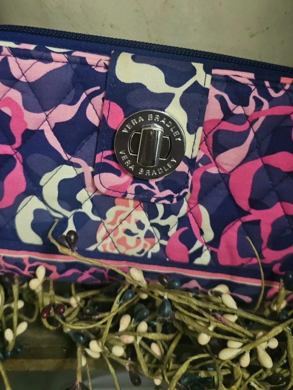 Vera Bradley wallet - Picture 1 of 6